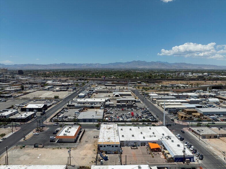 More Photos Of 1551 S Commerce St, Las Vegas Storefront For Lease