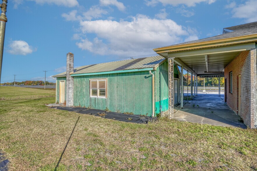 More Photos Of 6975 Old Beach Rd, Frederica Auto Repair For Sale