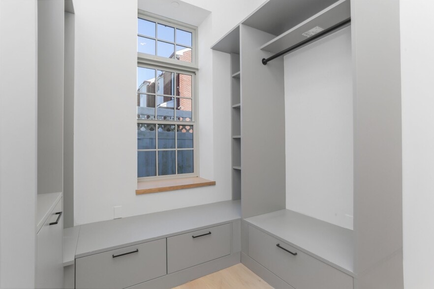 More Photos Of 63 Church St, Greenwich Apartments For Sale