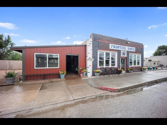 More Photos Of 213 Grand Ave, Cheraw Restaurant For Sale