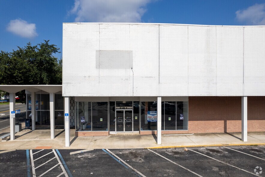 More Photos Of 10 NW 6th St, Gainesville Storefront For Lease