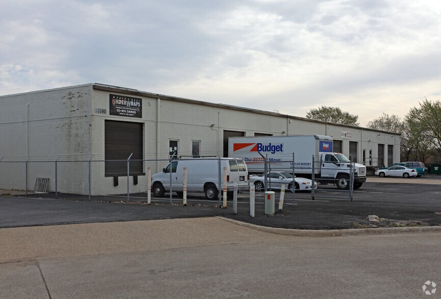 More Photos Of 13590 Floyd Cir, Dallas Warehouse For Lease