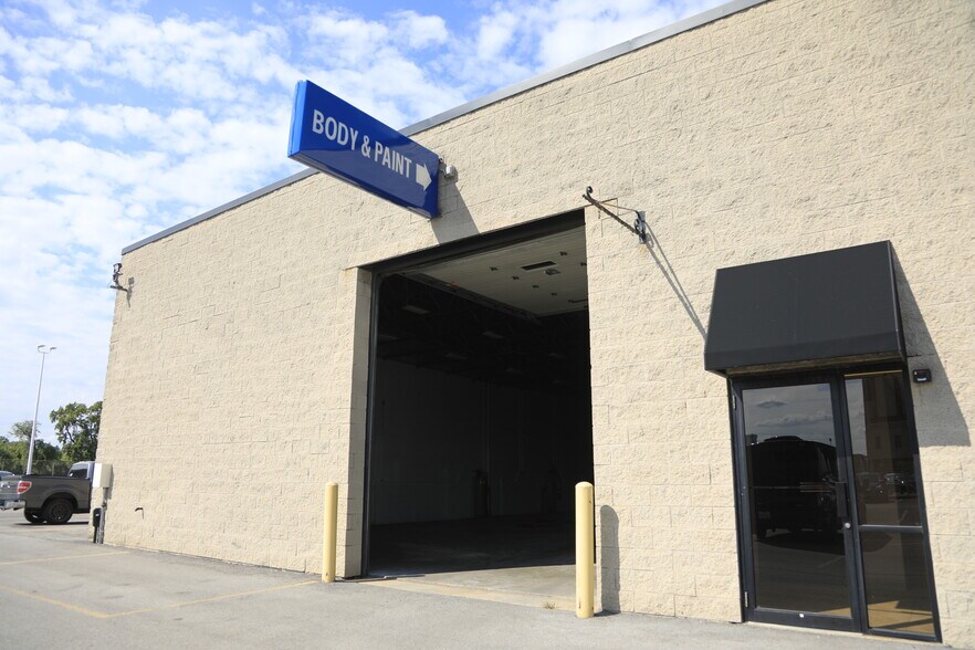 More Photos Of 2080 Harlem Ave, Riverside Auto Repair For Lease