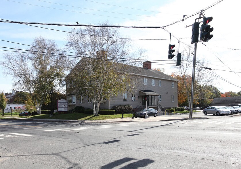 More Photos Of 133 Mountain Rd, Suffield Office For Lease
