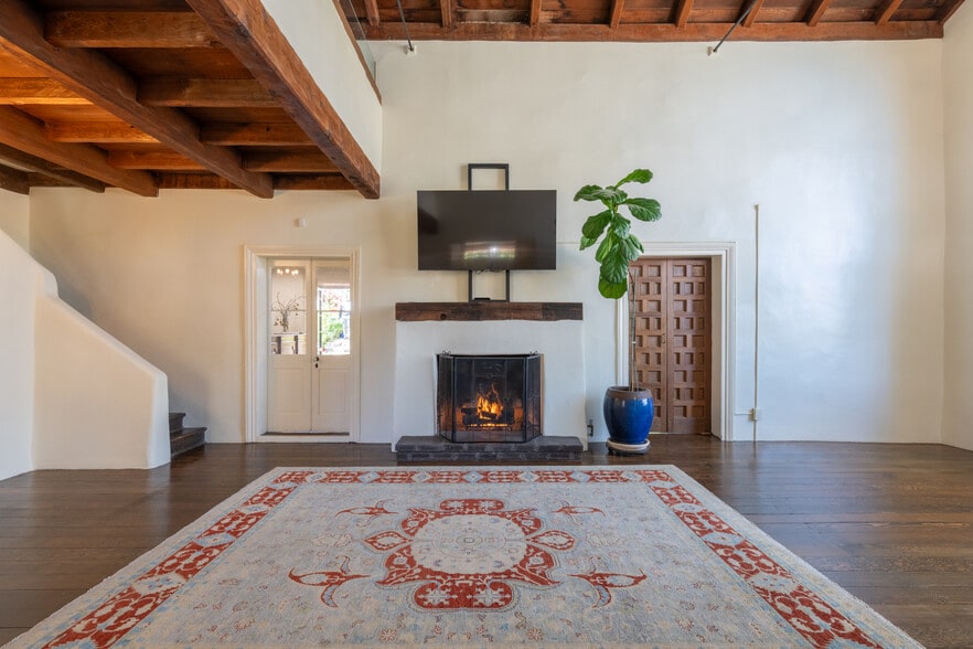 More Photos Of 502 Pierce St, Monterey Office For Sale