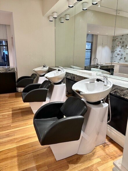 More Photos Of 254 Fifth Ave, New York Office For Lease
