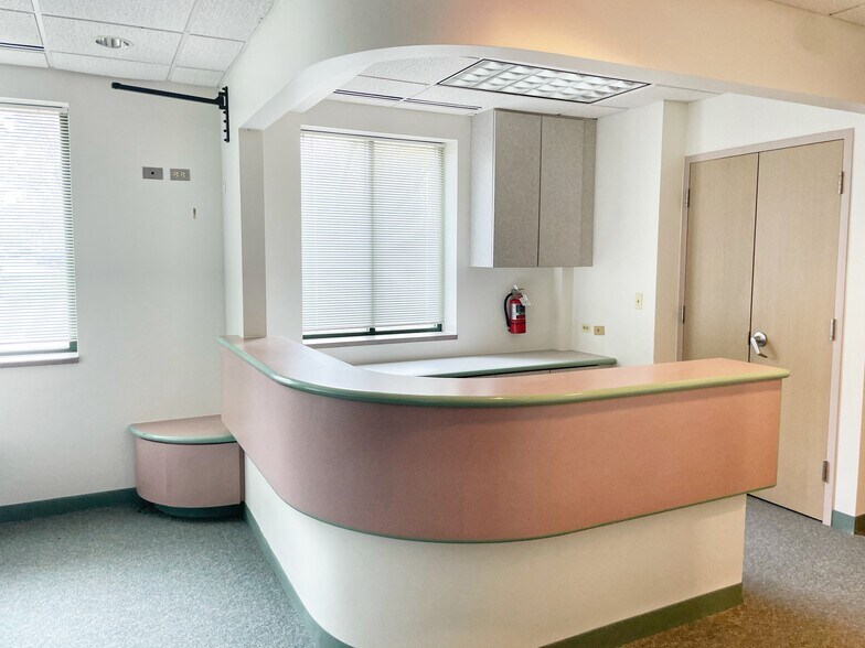 More Photos Of 1170 E Belvidere Rd, Grayslake Medical For Lease