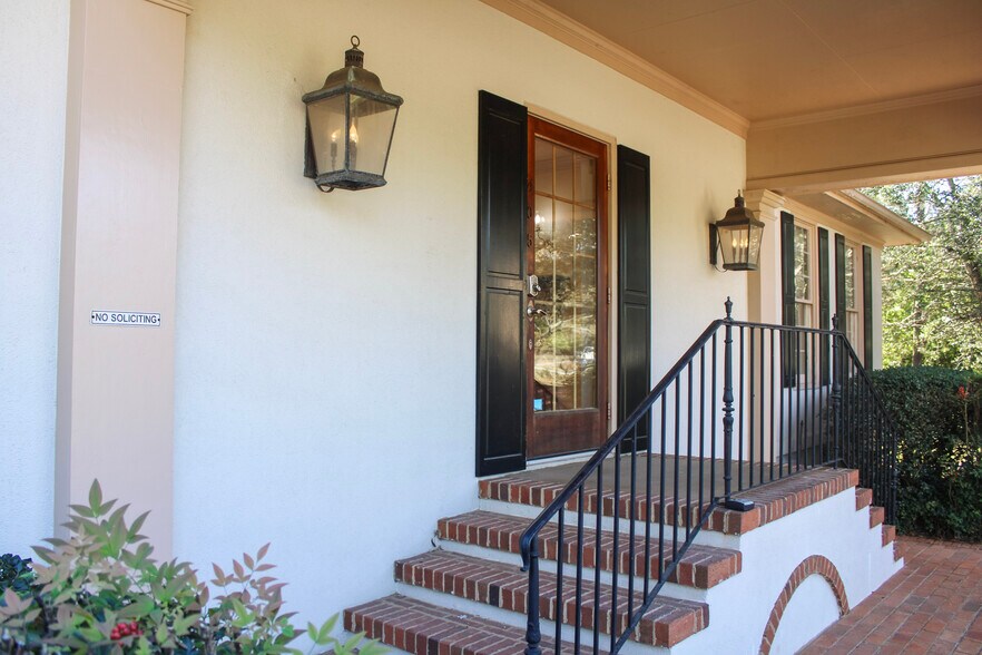 More Photos Of 405 Gaines School Rd, Athens Office Residential For Lease