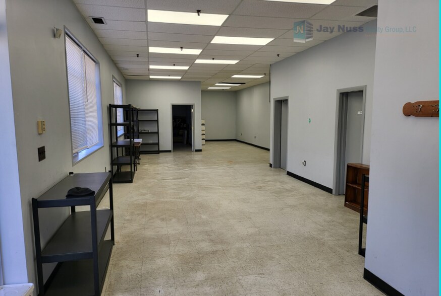 More Photos Of 604 South St, Holbrook Manufacturing For Sale