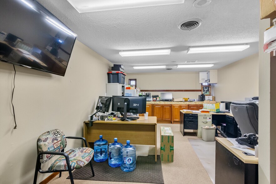 More Photos Of 1001 E Airline Rd, Victoria Office For Sale