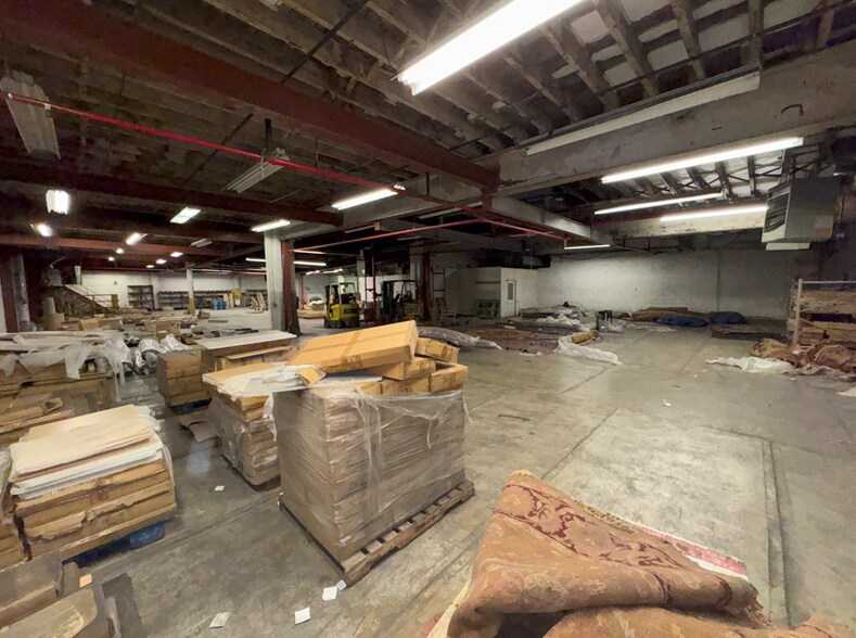 More Photos Of 450 Austin Pl, Bronx Warehouse For Lease