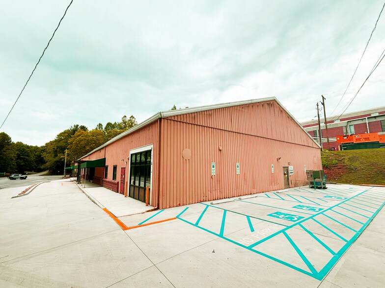 More Photos Of 68 Sweeten Creek Rd, Asheville Office For Lease