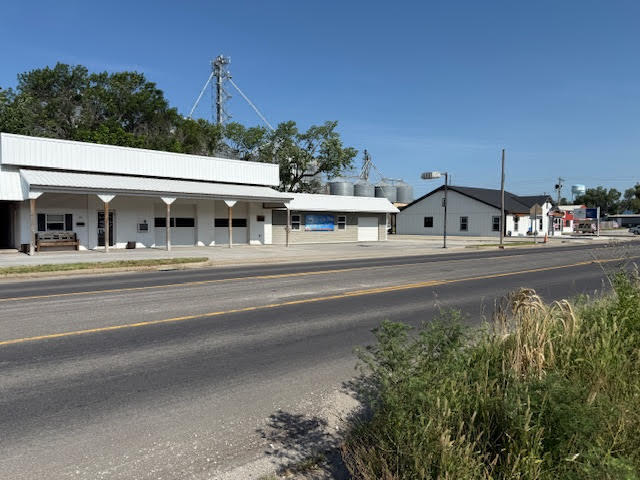 More Photos Of 104 N Orange St, Butler Freestanding For Lease