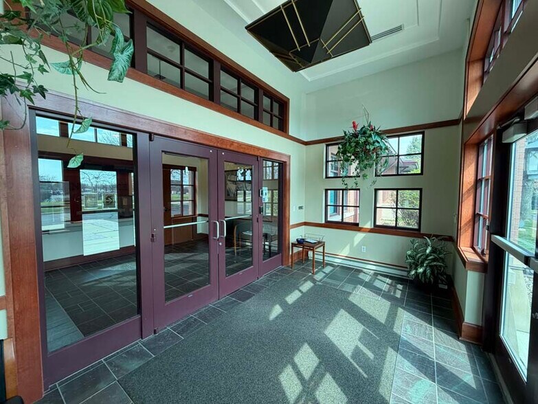 More Photos Of 3167 Robbins Rd, Springfield Office For Sale