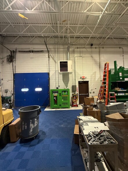 More Photos Of 105 N Gold Dr, Robbinsville Warehouse For Lease