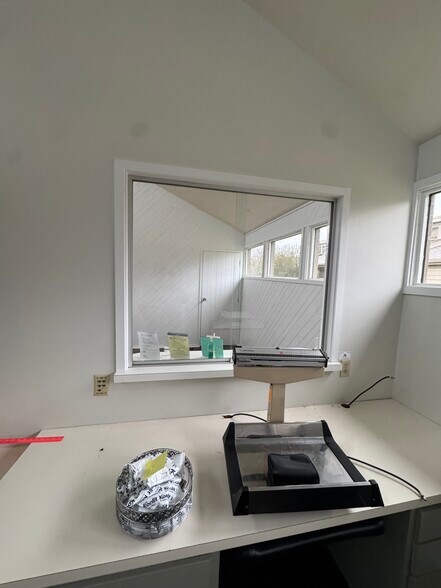 More Photos Of 3200 Sycamore Ct, Columbus Medical For Sale