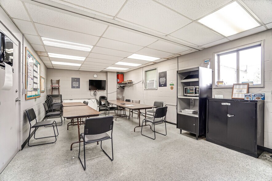 More Photos Of 5589 W National Rd, Springfield Warehouse For Sale