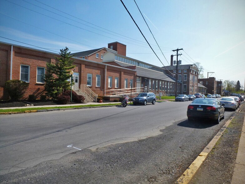 More Photos Of 401 E Louther St, Carlisle Office For Lease