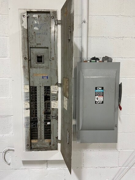 More Photos Of 1917 9th Ave, Altoona Industrial For Lease