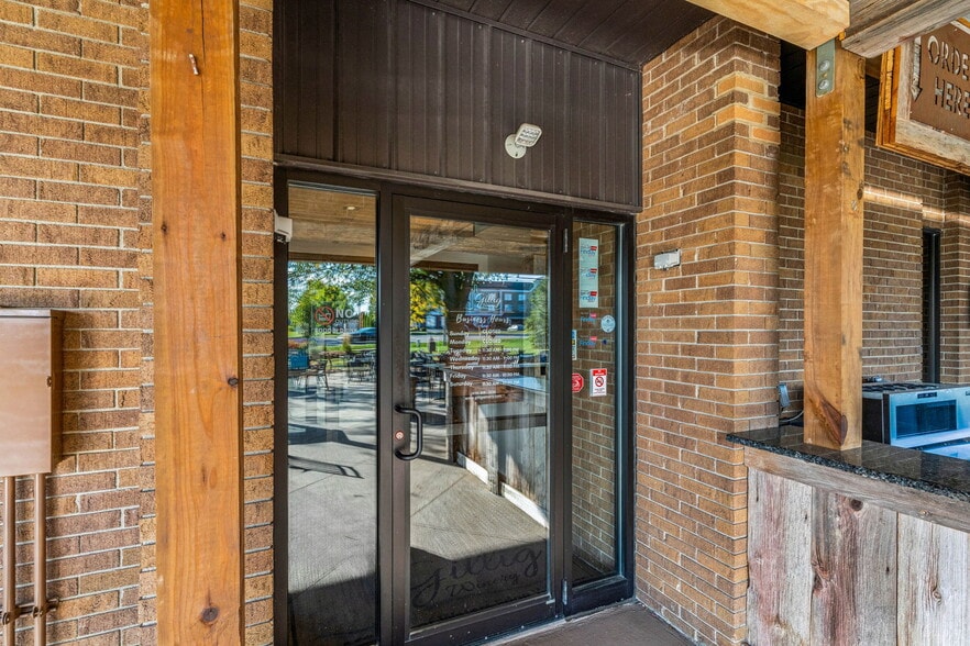 More Photos Of 1720 North Ridge Rd, Findlay General Retail For Sale