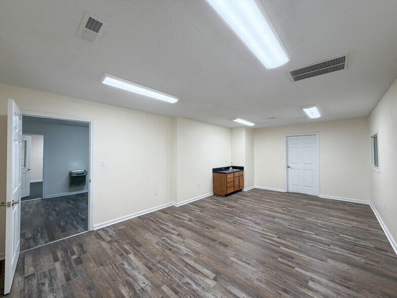 More Photos Of 144 Industrial Dr, Forest City Warehouse For Lease