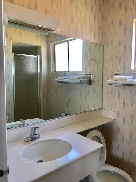 More Photos Of 1214 E Route 66 Blvd, Tucumcari Hotel For Sale