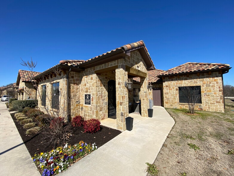 Primary Photo Of 2101 E Kirkwood Blvd, Southlake Office For Lease