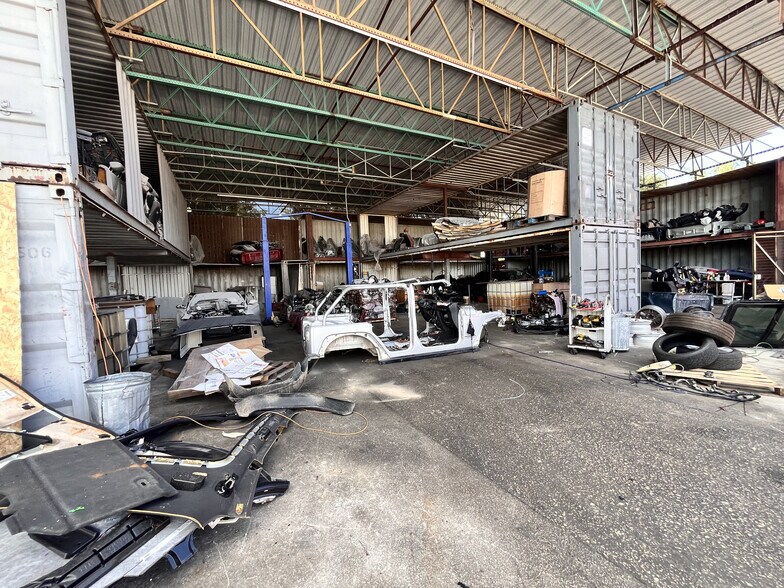 More Photos Of 5113 S 16th Ave, Tampa Warehouse For Sale