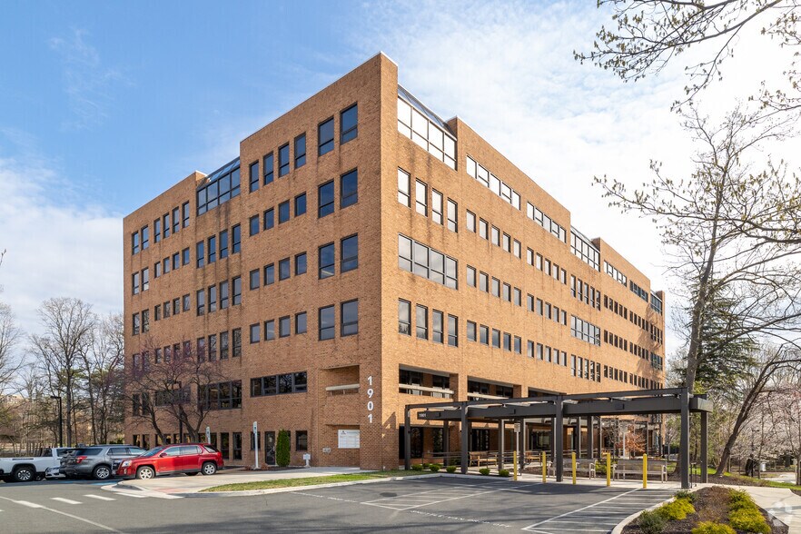 More Photos Of 1901 N Beauregard St, Alexandria Medical For Lease