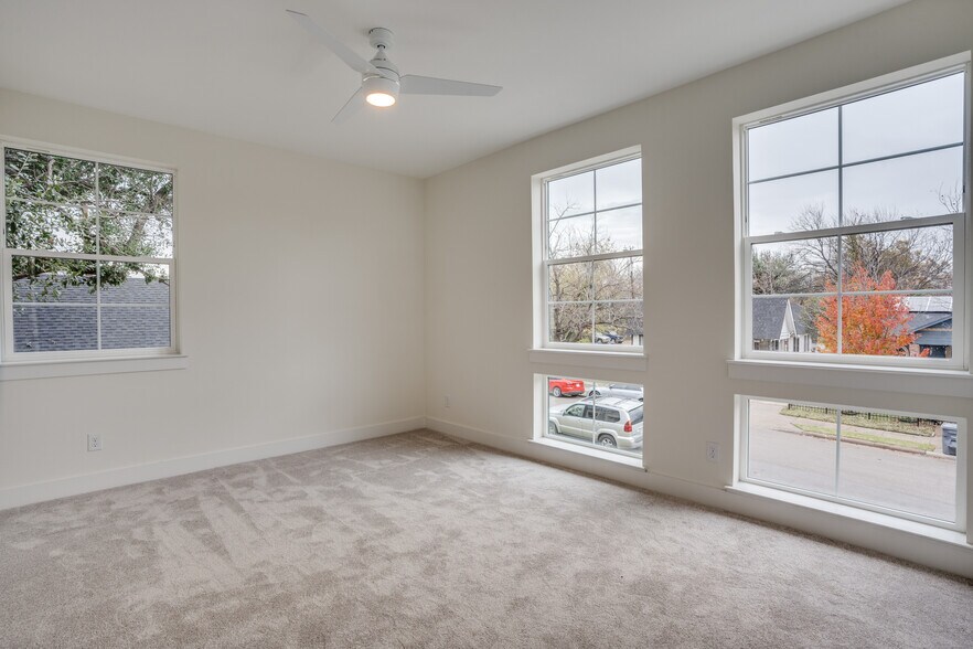 More Photos Of 421/423 Wayne, Dallas Apartments For Sale