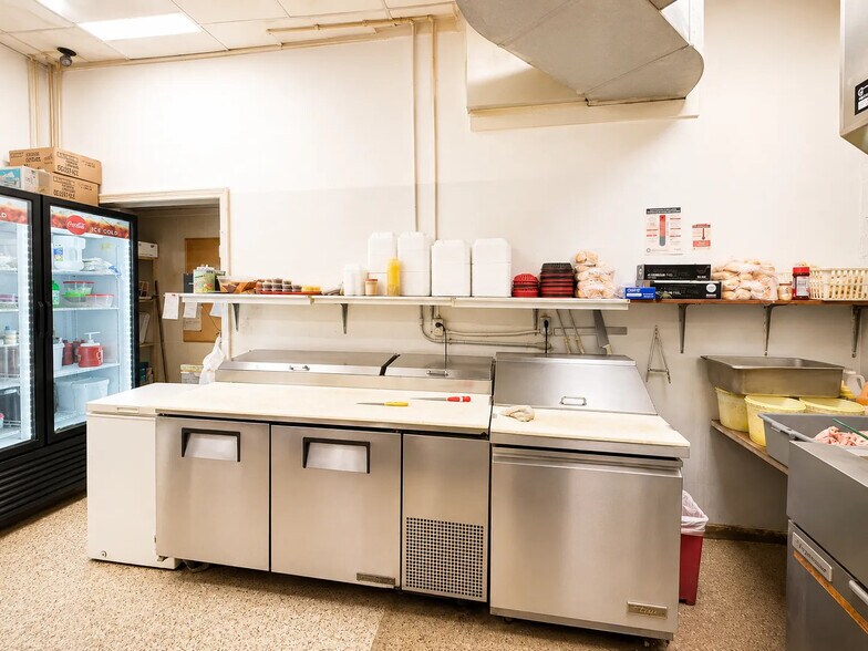 More Photos Of 205 N Main St, Belton General Retail For Sale