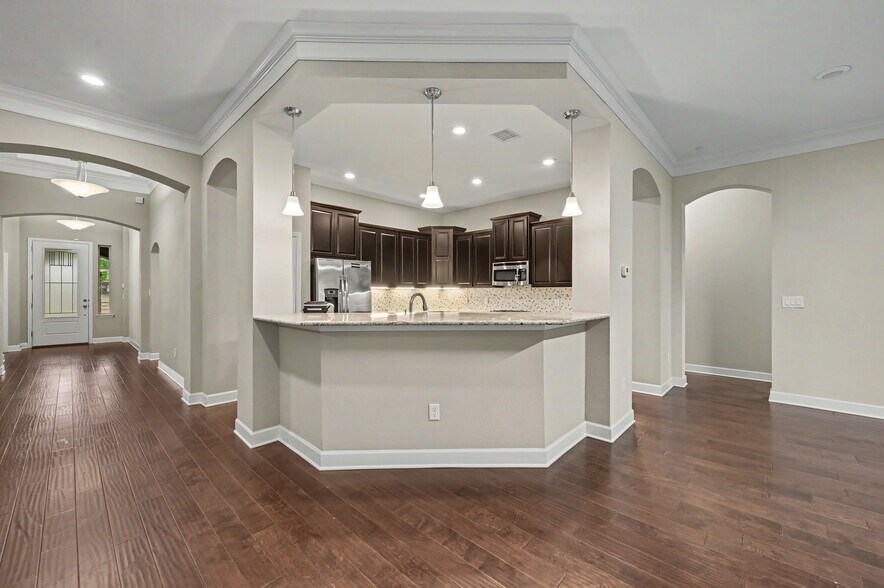 More Photos Of 5155 W Davis St, Conroe Medical For Lease