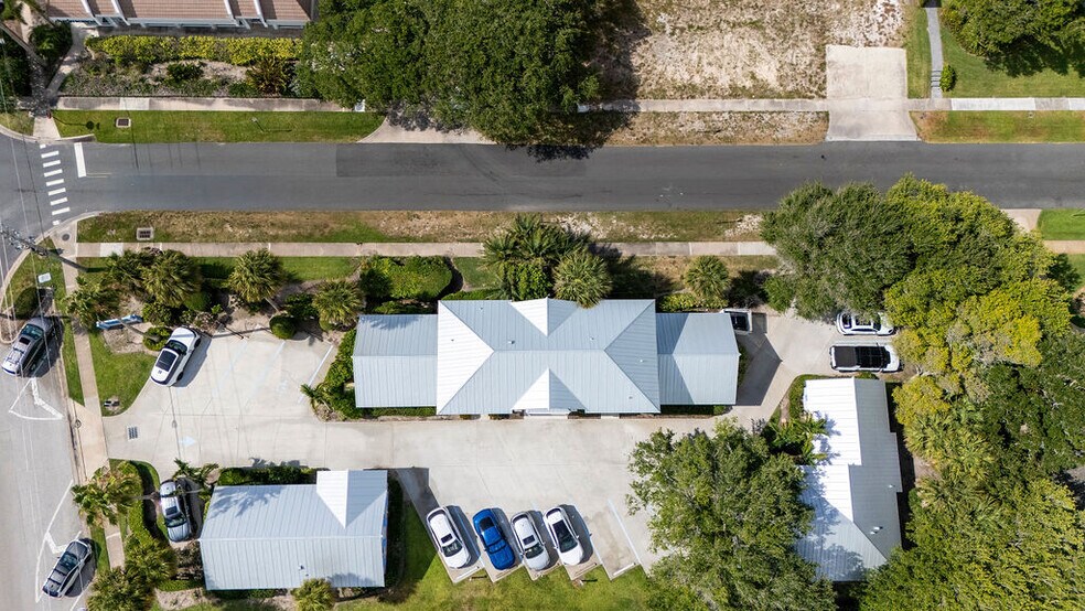 More Photos Of 3509 Ocean Dr, Vero Beach Flex For Sale
