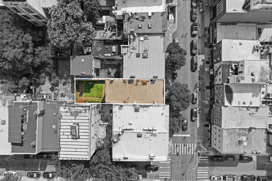 More Photos Of 171 Bedford Ave, Brooklyn Storefront Retail Residential For Sale