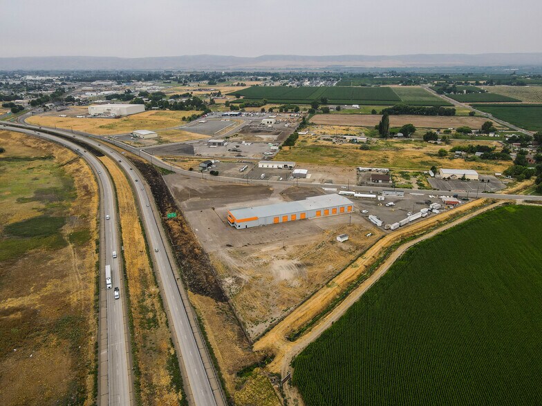 More Photos Of 501 Stover Rd, Grandview Industrial For Sale