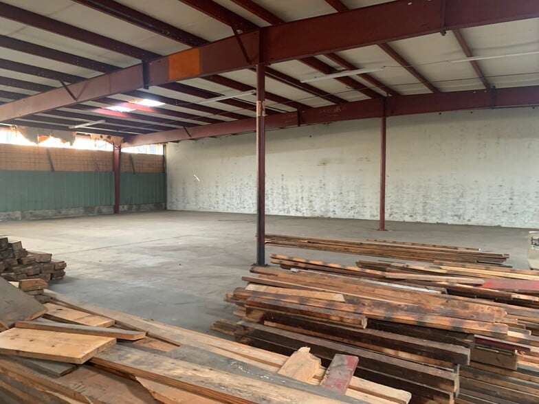 More Photos Of 2222 E Broadway St, North Little Rock Manufacturing For Lease