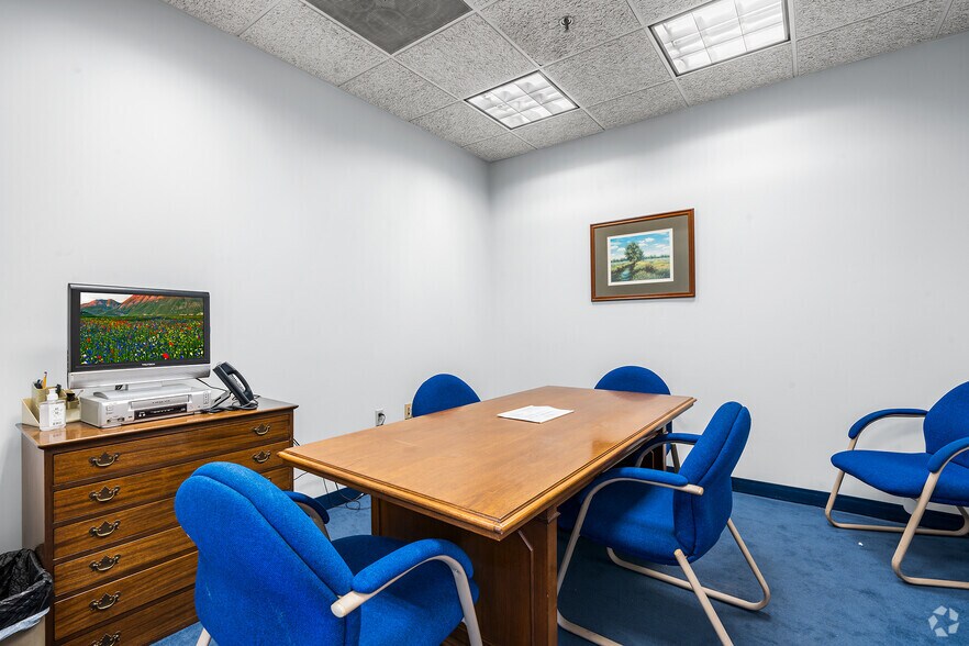 More Photos Of 255 Bank St, Waterbury Office For Sale