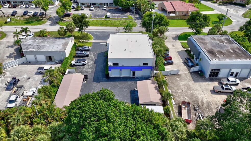 More Photos Of 442 NW 35th St, Boca Raton Office For Sale