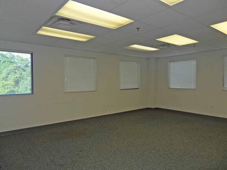 More Photos Of 1311-1319 Pineview Dr, Morgantown Medical For Lease