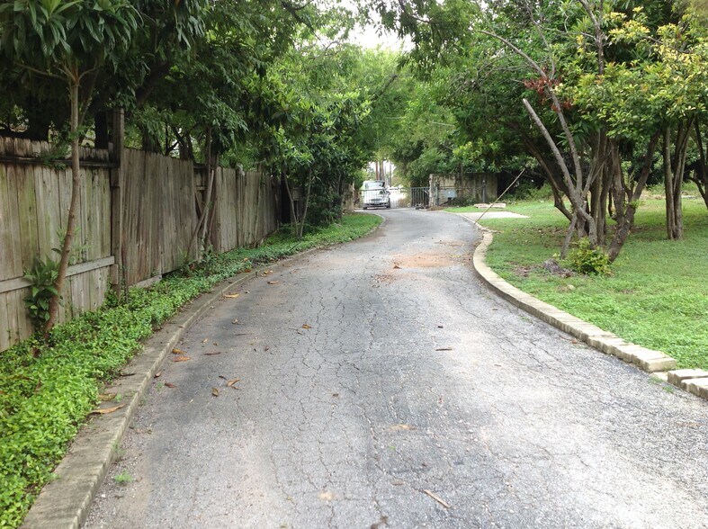 More Photos Of 9506 Perrin Beitel Rd, San Antonio Land For Lease