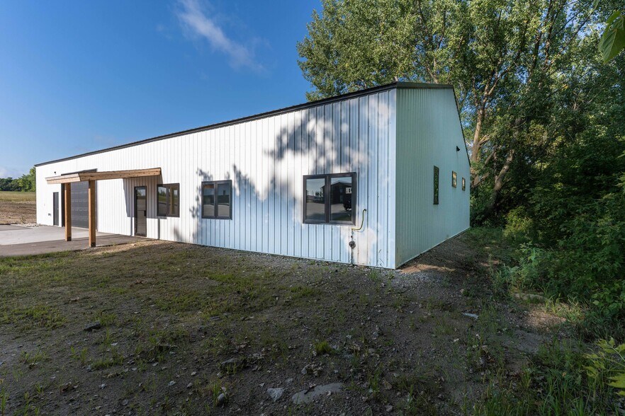 More Photos Of 3327 E Fir Ave, Fergus Falls Industrial For Sale