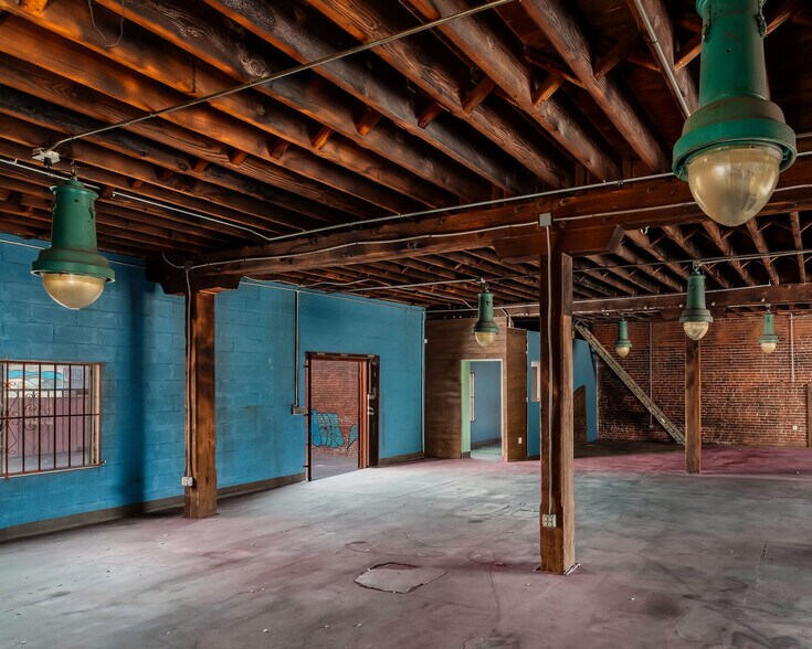 More Photos Of 1727 N Spring St, Los Angeles Industrial For Sale