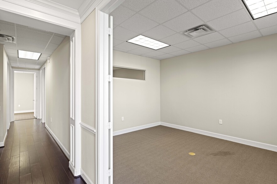 More Photos Of 440 Cobia Dr, Katy Office For Lease