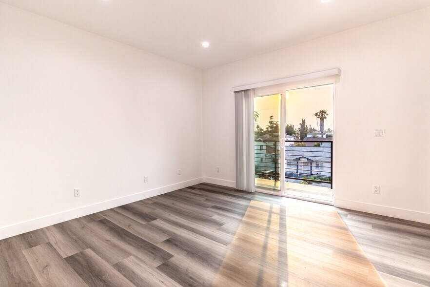 More Photos Of 2150-2154 S West View St, Los Angeles Apartments For Sale