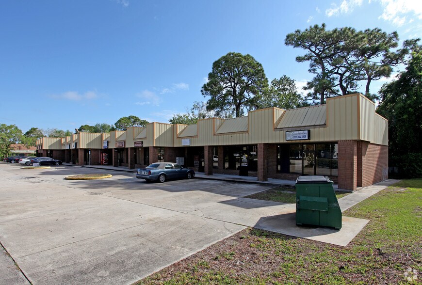 More Photos Of 2715 N Harbor City Blvd, Melbourne General Retail For Lease
