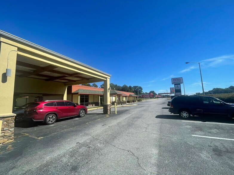 More Photos Of 1700 US-280, Phenix City Hotel For Sale