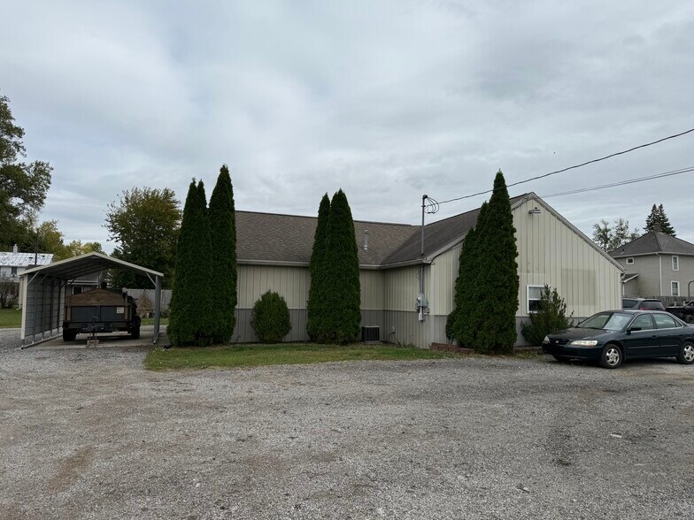 More Photos Of 1118 Sherman St, Bucyrus Flex For Sale