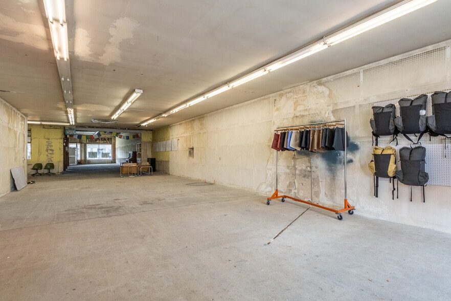 More Photos Of 162 N Main St, Bishop General Retail For Sale