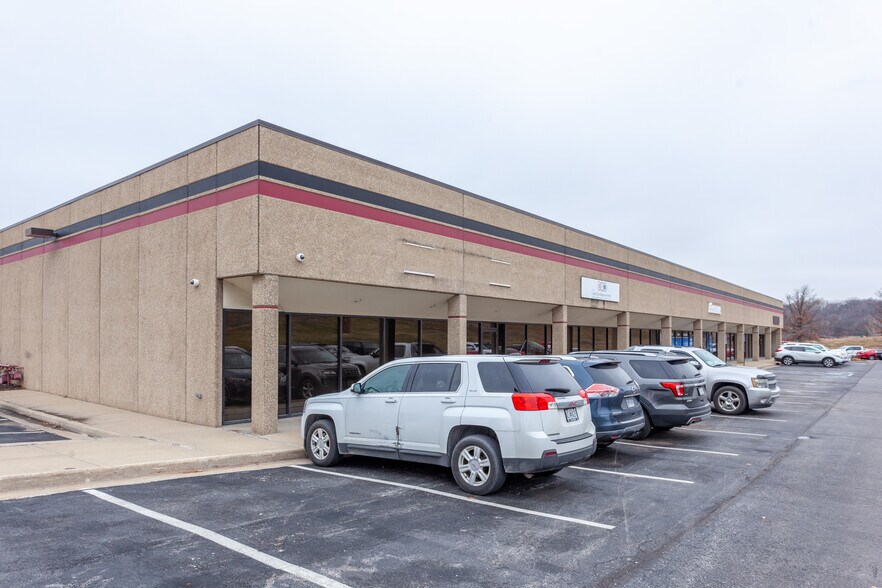 More Photos Of 1300-1322 Adams St, Kansas City Manufacturing For Lease