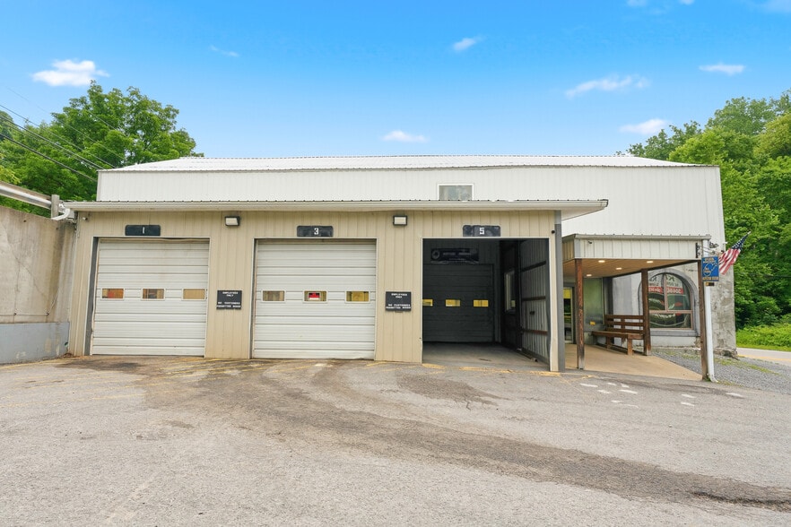 More Photos Of 622 Blue Horizon Dr, Morgantown Auto Repair For Sale